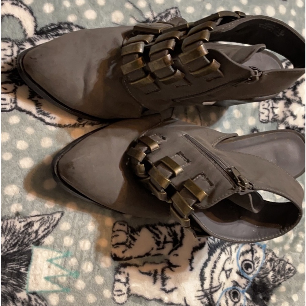 Women’s heels! Cute and eye catching.
